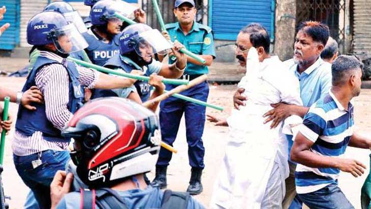 পেটানোর দৃশ্য দেখে কাঁদলেন মির্জা ফখরুল