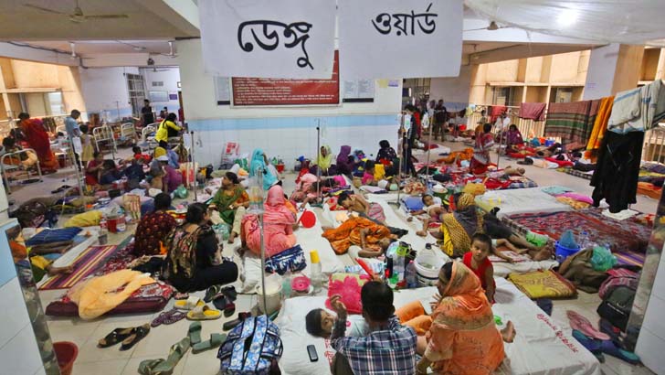 ডেঙ্গু রাজধানীতে ‘স্থিতিশীল’, বাড়ছে ঢাকার বাইরে
