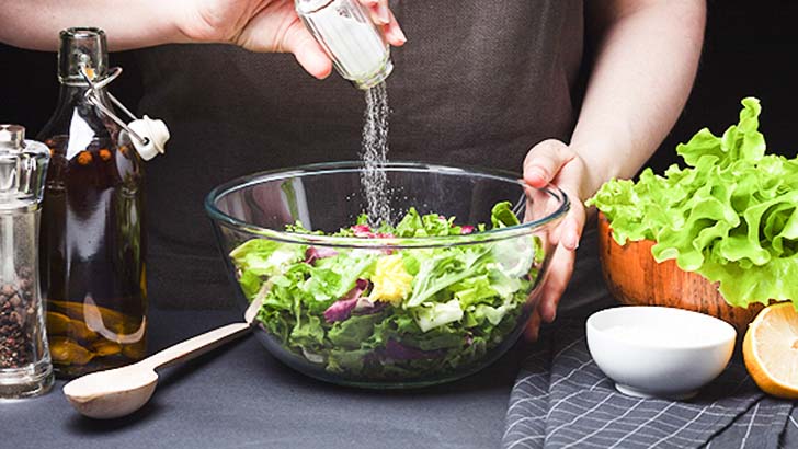 রোজ কতটুকু লবণ খাবেন?