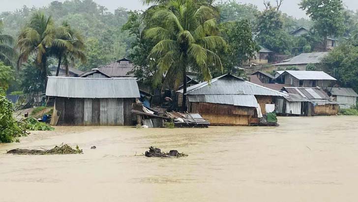 টানা বর্ষণে রাঙামাটির বিভিন্ন স্থানে ধস, নিম্নাঞ্চল প্লাবিত