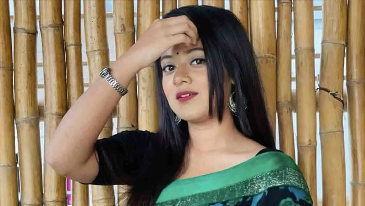 নতুন দুই সিনেমায় দীঘি