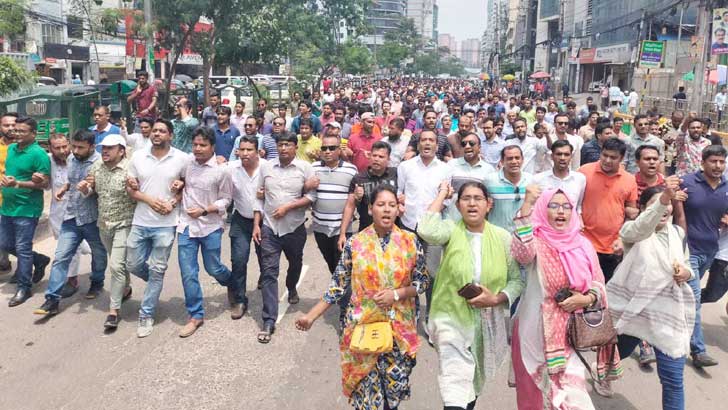 ছাত্রদলের নতুন ভারপ্রাপ্ত সভাপতিকে স্বাগত জানিয়ে শোডাউন 