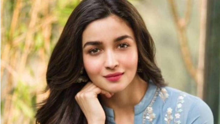 ভারতের নয়, তা হলে কোন দেশের নাগরিক আলিয়া?