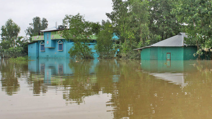 বন্যার্তদের পাশে দাঁড়ানো ঈমানি দায়িত্ব