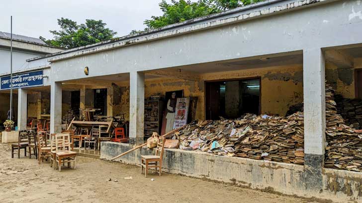 বন্যায় বান্দরবান গণগ্রন্থাগারের ২৮ হাজার বই নষ্ট