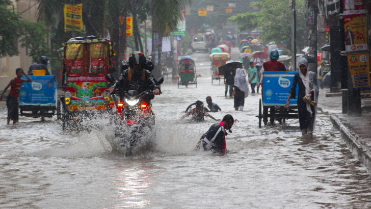 শ্রাবণের অঝোরধারায় জনজীবনে ভোগান্তি