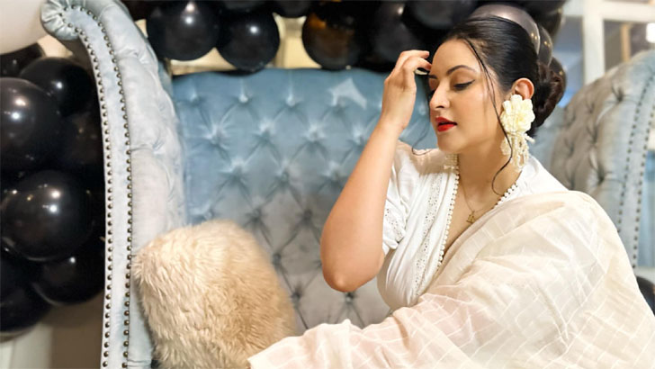 ‘নারী কিসে আটকায়’ এবার মুখ খুললেন পরীমনি 
