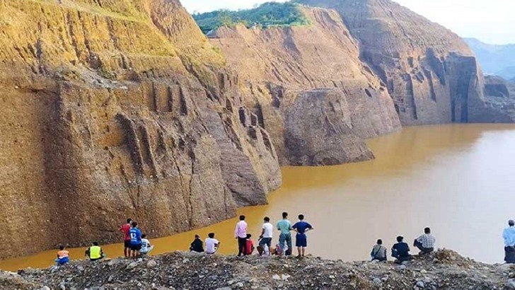 মিয়ানমারে ভূমিধসে নিহত ২৫