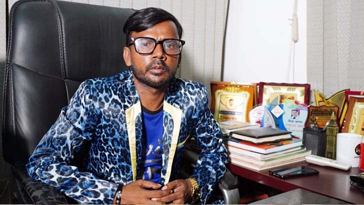 ফের ডিবি কার্যালয়ে হিরো আলম