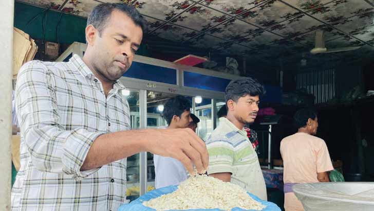 যে চিড়া খেয়ে মুগ্ধ হয়েছিলেন রানি ভিক্টোরিয়া