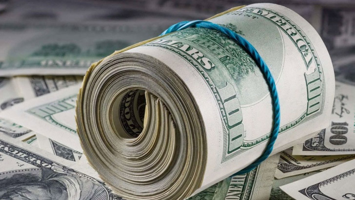 আমদানি কমলেও কাটছে না ডলার সংকট