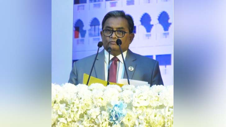 বিদায় বেলায় কাঁদলেন প্রধান বিচারপতি, অন্যদেরও কাঁদালেন 
