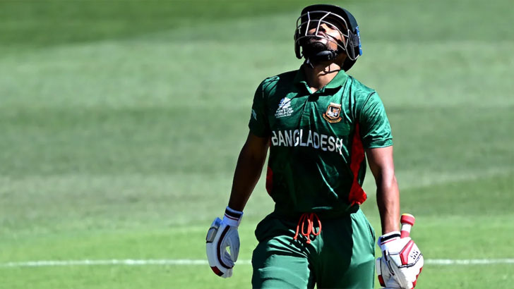 শান্তকে ‘লম্বা রেসের ঘোড়া’ বললেন কার্তিক