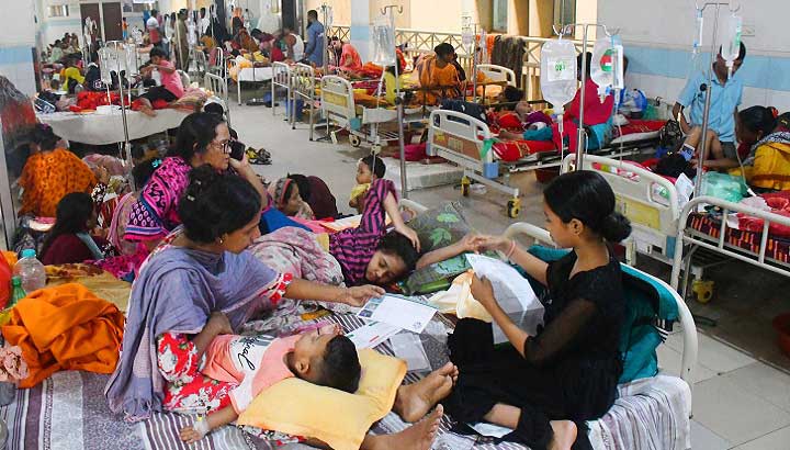 ডেঙ্গুতে একদিনে আরও ১১ মৃত্যু, হাসপাতালে ভর্তি ২৯৪৪