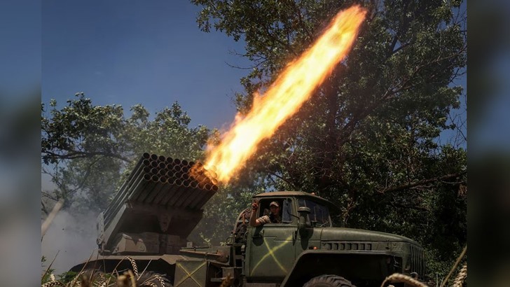 রাশিয়ায় তেল ডিপোতে হামলা চালিয়েছে ইউক্রেন