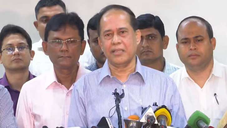 ‘প্রধানমন্ত্রী যদি বলেন, আমাদের ছাড়া আর কাউকে ভোট দেবেন না, তখন হস্তক্ষেপ করতে পারব’