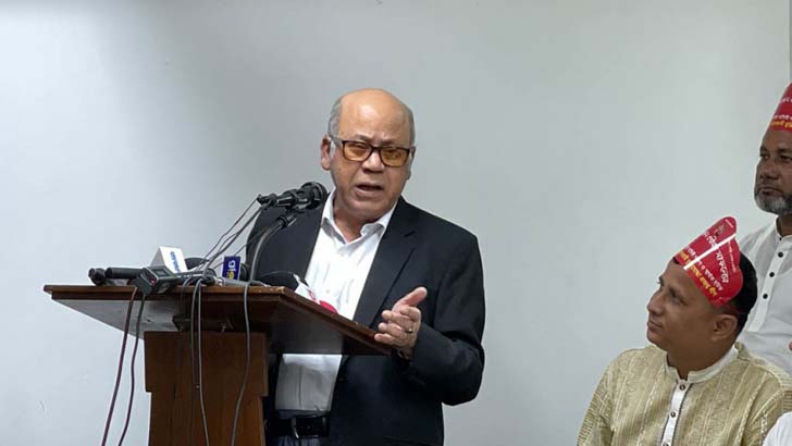 ‘তারেকের নির্দেশে খালেদা জিয়াকে রাজনীতি থেকে সরাতে চায় বিএনপি’