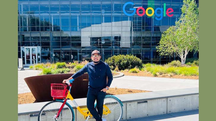 অজপাড়াগাঁয়ের ছেলেটি আজ গুগলের প্রোগ্রাম ম্যানেজার