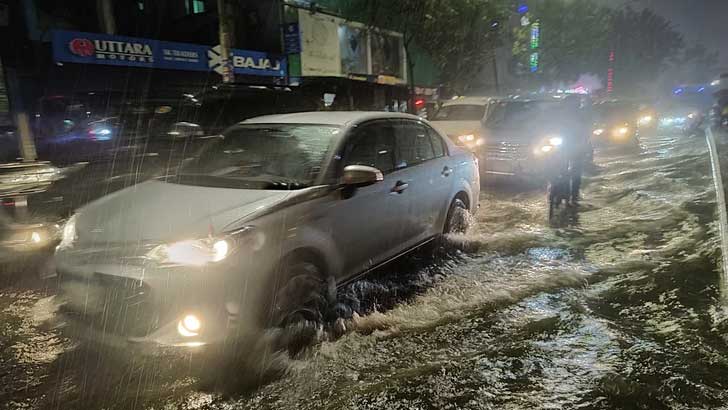 মিরপুরে জলাবদ্ধ রাস্তায় বিদ্যুৎস্পৃষ্ট হয়ে এক পরিবারের তিনজনসহ নিহত ৪