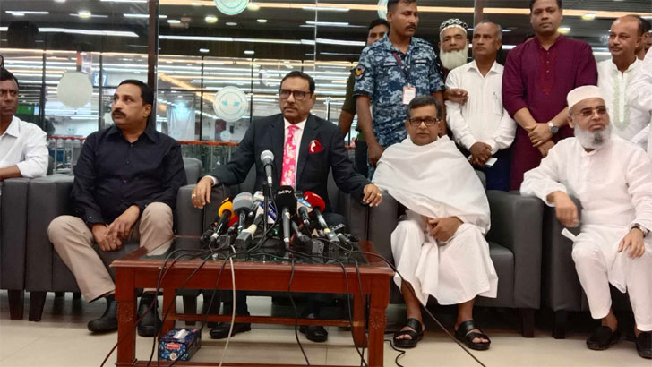 ভিসানীতি নিয়ে পরোয়া করি না: ঢাকায় নেমে কাদের