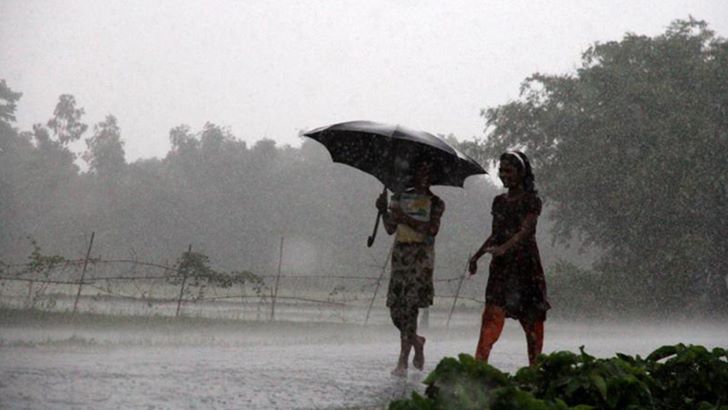 সারাদেশে হালকা থেকে মাঝারি ধরনের বৃষ্টিপাতের সম্ভাবনা