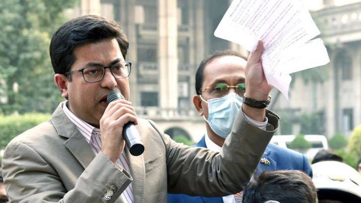 পা ধরে কান্নাকাটি করলেও বাইডেন কারো সঙ্গে সেলফি তোলেন না: মেয়র তাপস