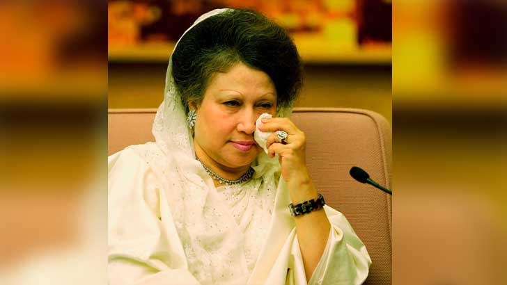 বিদেশে খালেদা জিয়ার উন্নত চিকিৎসায় সরকারের সিদ্ধান্তের অপেক্ষায় পরিবার