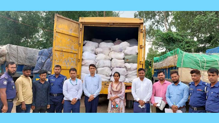 টাঙ্গাইলে ১০ টন পলিথিন জব্দ