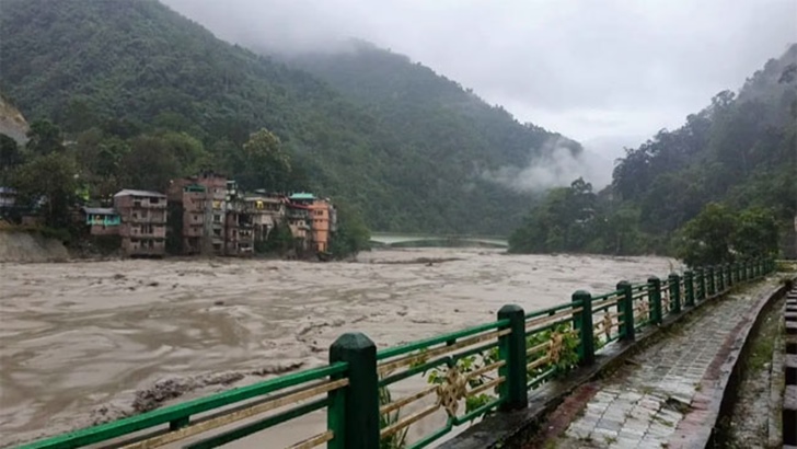 সিকিমে আকস্মিক বন্যা, ২৩ ভারতীয় সেনা নিখোঁজ