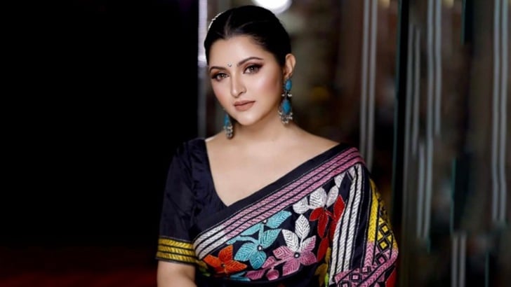 সামনে একজন মার খাবে: পরীমনি