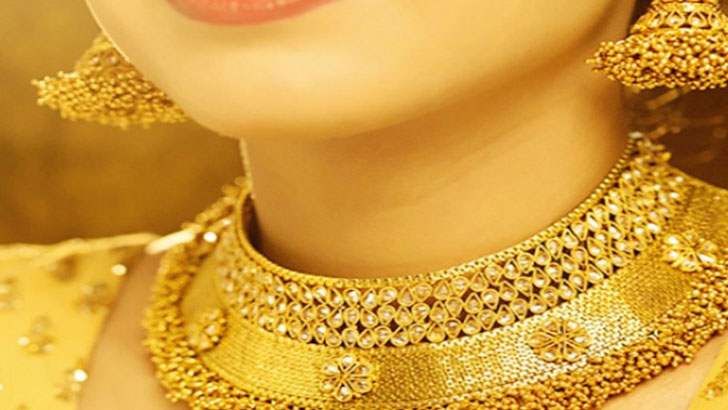 চার দিনের মাথায় সোনার দাম আরও কমল
