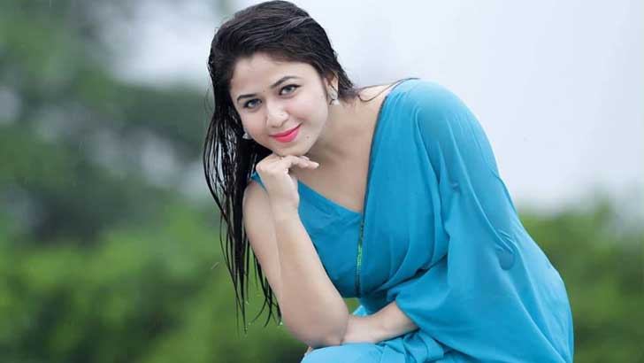 কেন নায়িকাদের সংসার টেকে না, জানালেন ফারিয়া