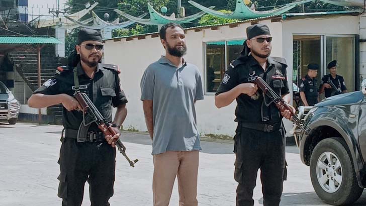 রোহিঙ্গা নেতা মুহিবুল্লাহ হত্যার সমন্বয়ক আরসা নেতা গ্রেফতার