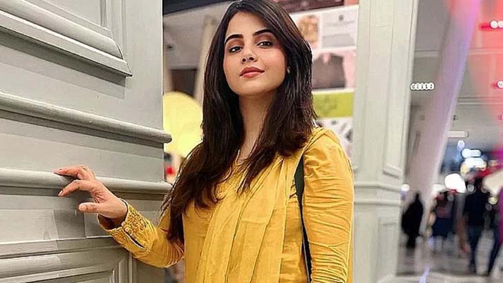 ‘বাংলাদেশি তরুণের সঙ্গে ফিশ ডিনার ডেটে যাব’, কে এই পাকিস্তানি অভিনেত্রী