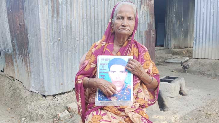 এতিম নাতি-নাতনিকে নিয়ে কষ্টের জীবন বিধবা আমেনার