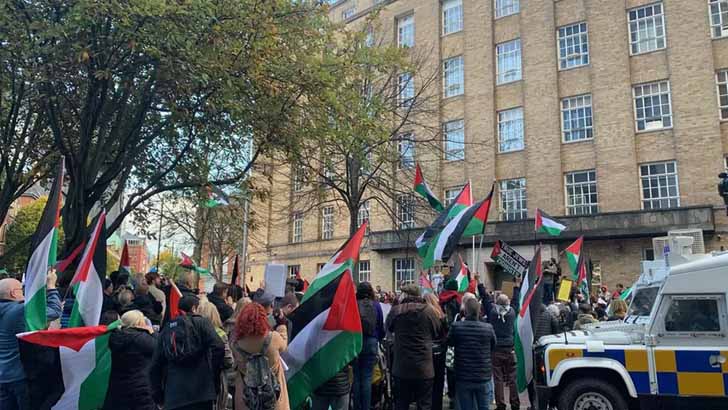 ইসরাইলি আগ্রাসনের বিরুদ্ধে প্রতিবাদ জানাতে যুক্তরাজ্যে লাখো মানুষের ঢল 