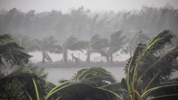 ঘূর্ণিঝড় ‘হামুন’: চরফ্যাশনে সারাদিন গুঁড়ি গুঁড়ি বৃষ্টি