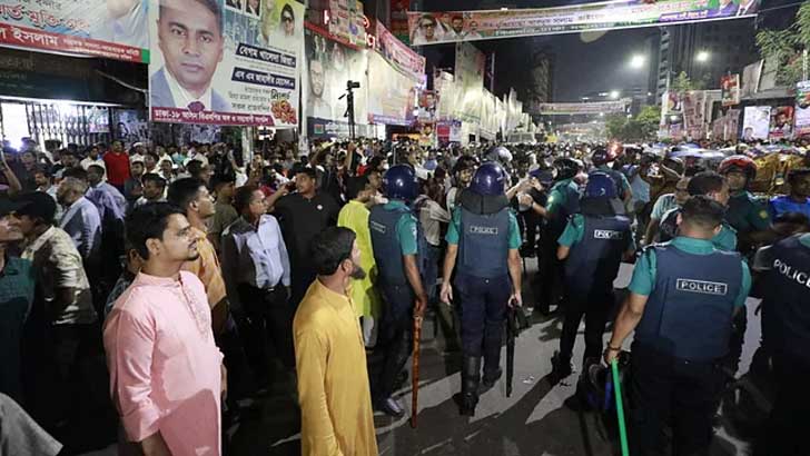 নয়াপল্টনে জলকামান রায়টকার মোতায়েন, বিএনপি নেতাকর্মীদের সরিয়ে দিচ্ছে পুলিশ