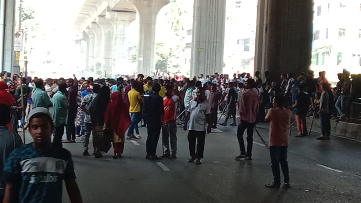 মিরপুরে সড়ক অবরোধ সংঘর্ষ ভাঙচুর গুলি