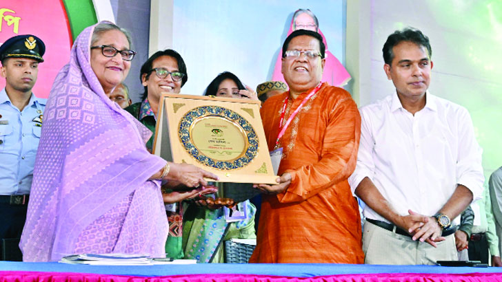 সাংবাদিক নির্যাতনের জবাব দিতে হবে