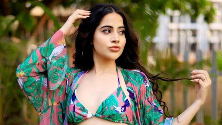 ছোট পোশাক পরায় আটক উরফি জাভেদ!