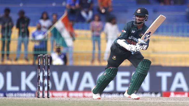 শান্তর পর সাকিবের ফিফটি, বাংলাদেশ ১৮১/২