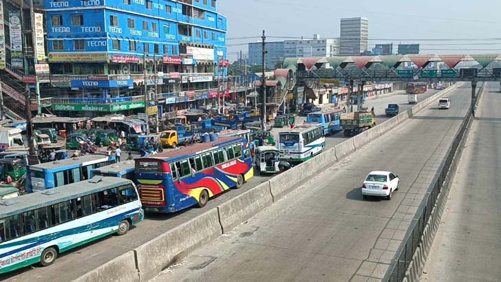 চতুর্থ দফা অবরোধ: বেড়েছে ঢাকা-চট্টগ্রাম মহাসড়কে যানবাহনের চাপ