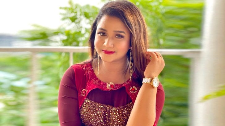অনেক শিল্পীই বাণিজ্যিকভাবে ইউটিউবিং করছে