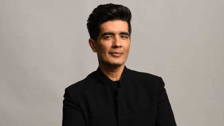 অনুষ্ঠান শেষ হলেই শাহরুখ ঐশ্বরিয়াদের পোশাক ‘কেড়ে’ নেন মণীশ!