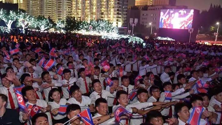 উত্তর কোরিয়ার প্রশংসা করে কবিতা লেখায় ১৪ মাসের কারাদণ্ড!
