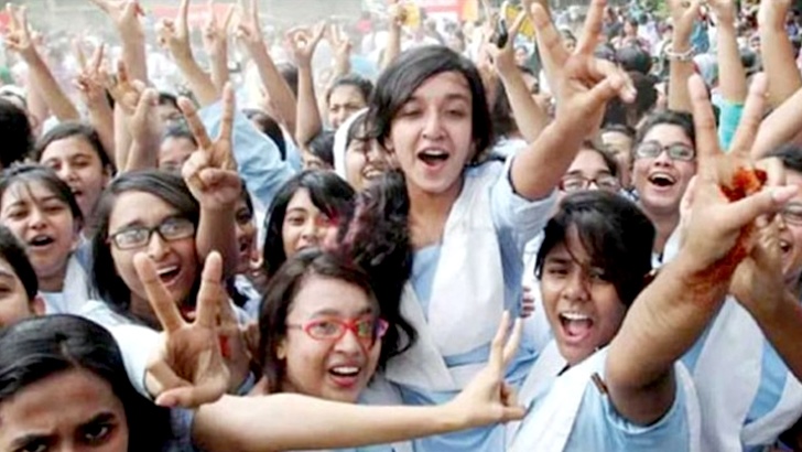 সামনে অপেক্ষা কঠিন ভর্তিযুদ্ধ