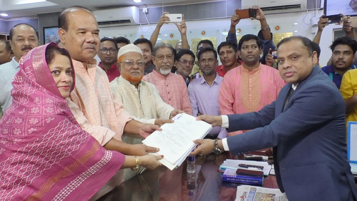 নোয়াখালীর ৬ আসনে স্বামী-স্ত্রীসহ ৫৫ জনের মনোনয়ন জমা