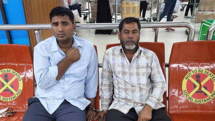 পায়ুপথে ৭ কেজি সোনা, শাহজালালে চার যাত্রী আটক