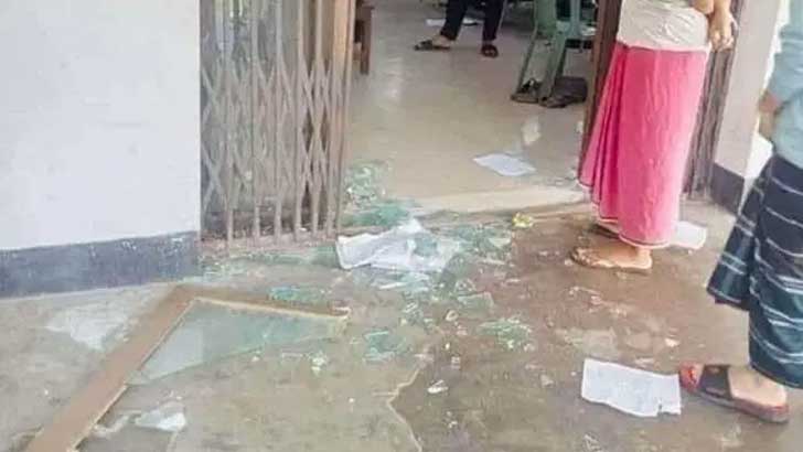 ভূমিকম্পে খসে পড়েছে ঢাবির হলের পলেস্তারা, ভেঙেছে কাচ